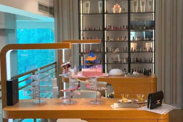 Ambiente Commerciale in Vendita 1+1 a Tirana - 200,000 Euro