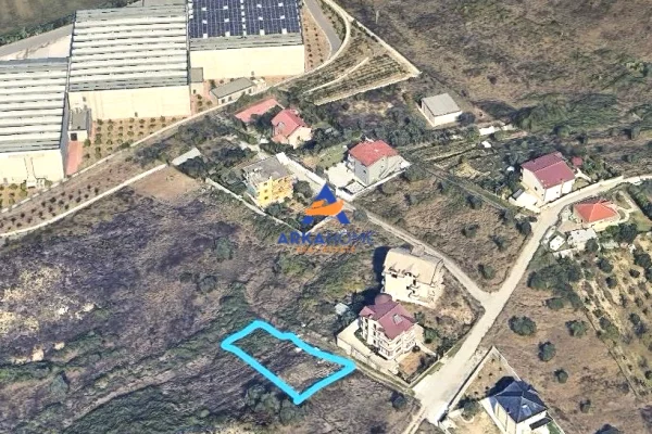SHITET TOKE 800 M2 "PRANE MBIKALIMIT TE RINASIT" 100.000 EURO
