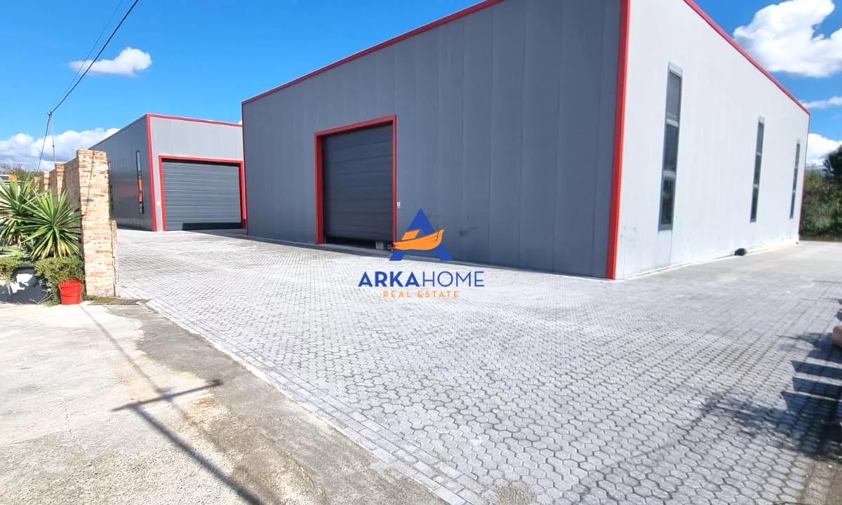 JEPET MAGAZINE ME QERA 500M2 "RRUGA E RINASIT" 200.000 LEKE