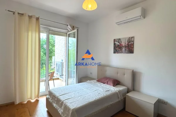 Shtepi me qera Apartament ne Tirane, 2+1, Mobilimi E mobiluar, Pagesa 1,200  Euro.