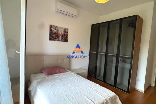 Shtepi me qera Apartament ne Tirane, 2+1, Mobilimi E mobiluar, Pagesa 1,200  Euro.