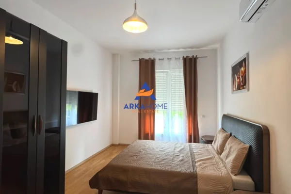 Shtepi me qera Apartament ne Tirane, 2+1, Mobilimi E mobiluar, Pagesa 1,200  Euro.