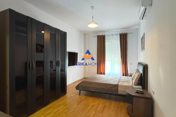 Shtepi me qera Apartament ne Tirane, 2+1, Mobilimi E mobiluar, Pagesa 1,200  Euro.