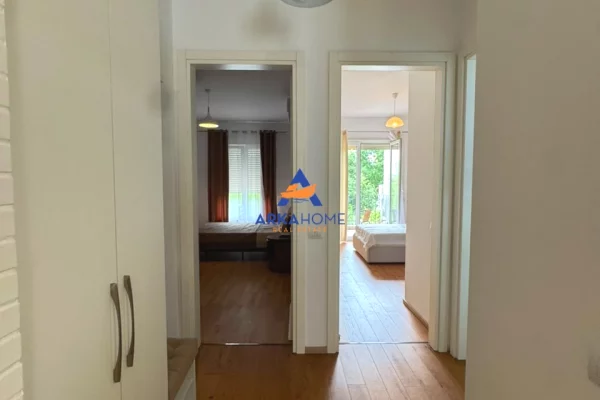 Shtepi me qera Apartament ne Tirane, 2+1, Mobilimi E mobiluar, Pagesa 1,200  Euro.