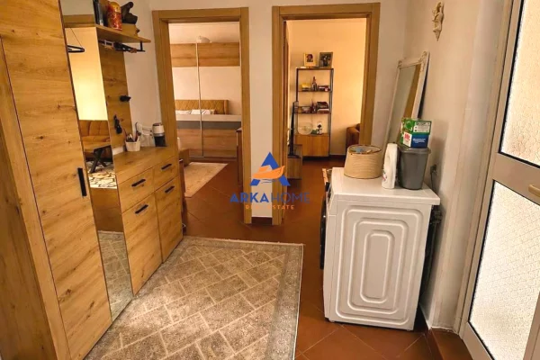 Shtepi ne shitje Apartament ne Tirane, 1+1, Mobilimi E mobiluar, Pagesa 134,264  Euro.