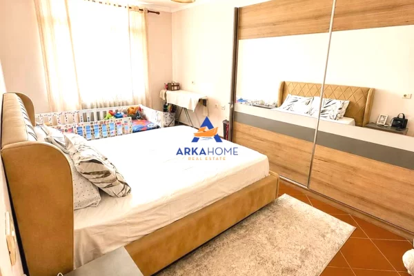 Shtepi ne shitje Apartament ne Tirane, 1+1, Mobilimi E mobiluar, Pagesa 134,264  Euro.