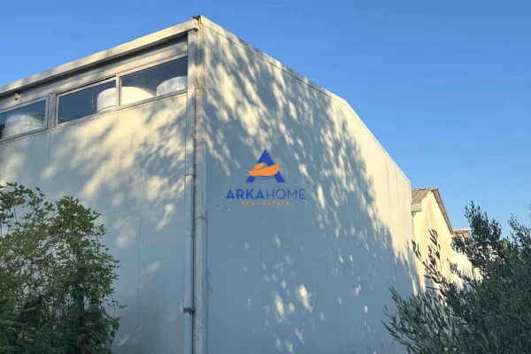 Ambient biznesi me qera 1+1 ne Tirane - 1,235 Euro