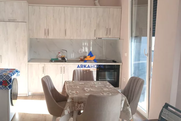 Appartamento in affitto a Tirana 1+1, Arredato