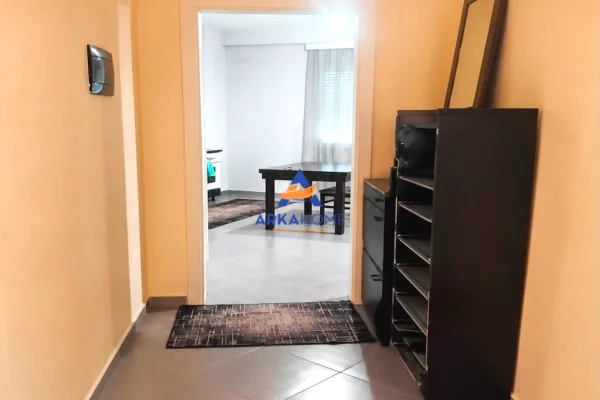 Shtepi me qera Apartament ne Tirane, 1+1, Mobilimi E mobiluar, Pagesa 590  Euro.
