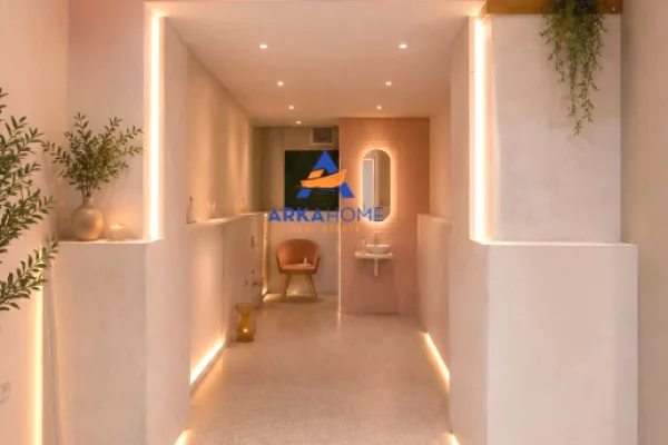 Ambiente Commerciale in Affitto 1+1 a Tirana - 858 Euro