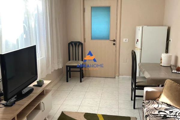 Appartamento in affitto a Tirana 1+1, Arredato