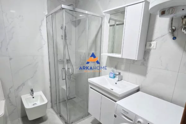 Appartamento in affitto a Tirana 2+1, Arredato