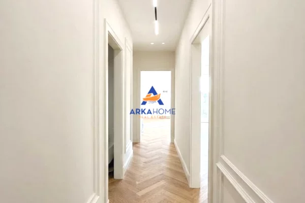 Shtepi ne shitje Apartament ne Tirane, 1+1, Mobilimi E mobiluar, Pagesa 178,000  Euro.