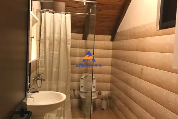 Shtepi me qera Apartament ne Tirane, 3+1, Mobilimi E mobiluar, Pagesa 643  Euro.
