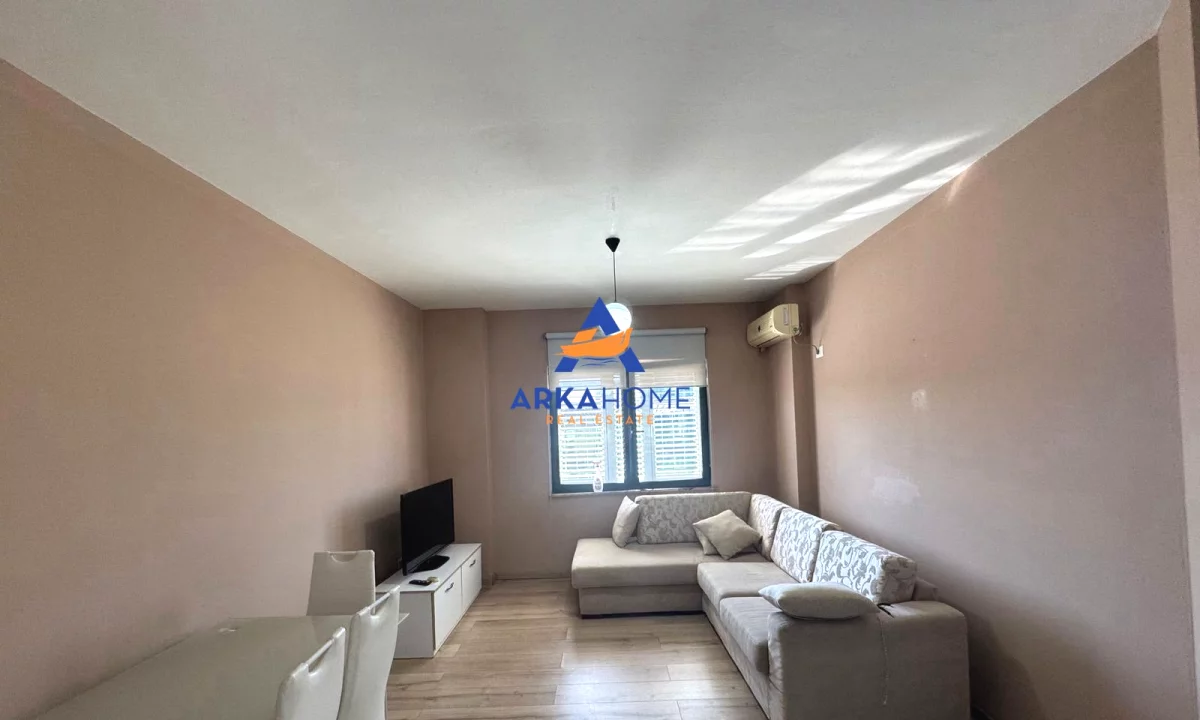 Shtepi me qera Apartament ne Tirane, 1+1, Mobilimi E mobiluar, Pagesa 536  Euro.