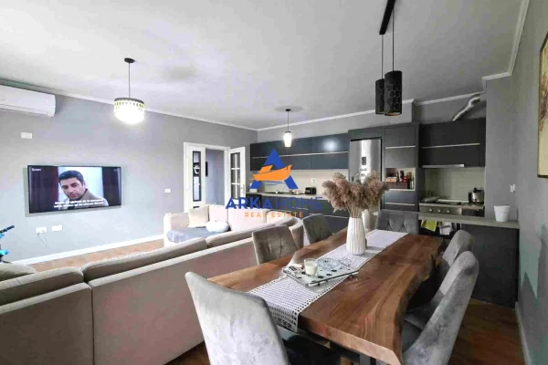 Shtepi me qera 2+1 ne Tirane - 804 Euro