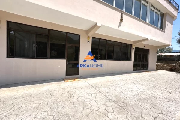 JEPET ME QERA AMBIENT BIZNESI 220M2 "NE BERZHITE" 1000 EURO