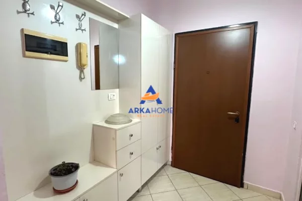 Shtepi ne shitje Apartament ne Tirane, 1+1, Mobilimi E mobiluar, Pagesa 219,957  Euro.