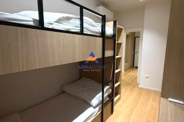 Shtepi me qera Apartament ne Tirane, 2+1, Mobilimi E mobiluar, Pagesa 1,300  Euro.