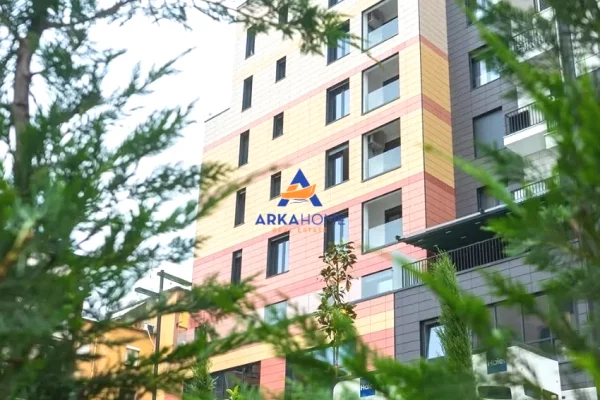Shtepi me qera Apartament ne Tirane, 2+1, Mobilimi E mobiluar, Pagesa 1,300  Euro.