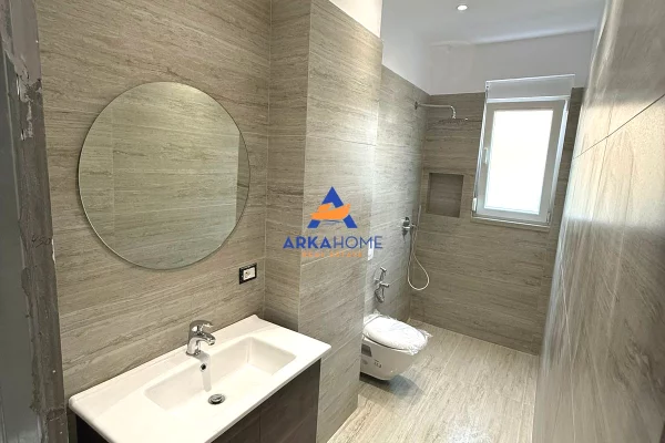 Shtepi me qera Apartament ne Tirane, 1+1, Mobilimi E mobiluar, Pagesa 557  Euro.