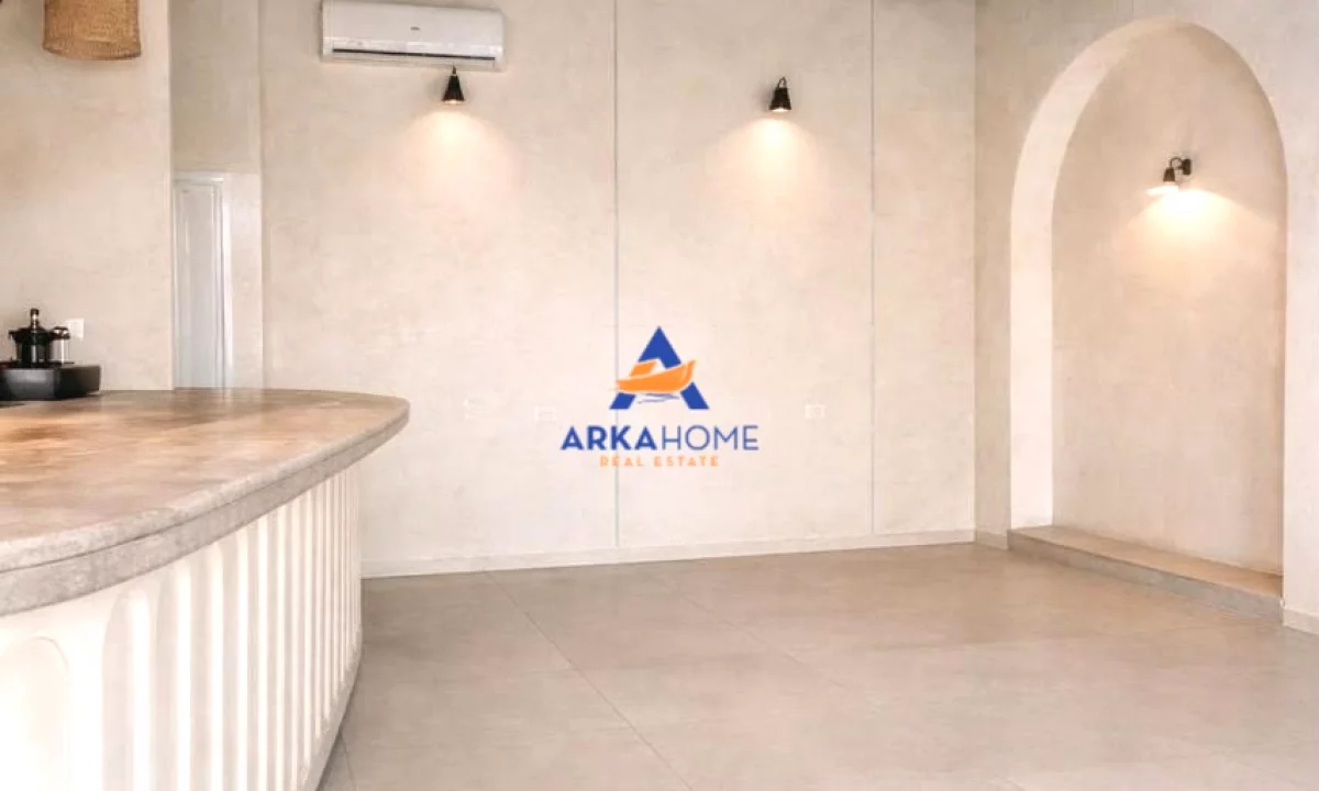 SHITET AMBIENT BIZNESI 50 M2 "TEK RRUGA E BARRIKADAVE" 176.750 EURO