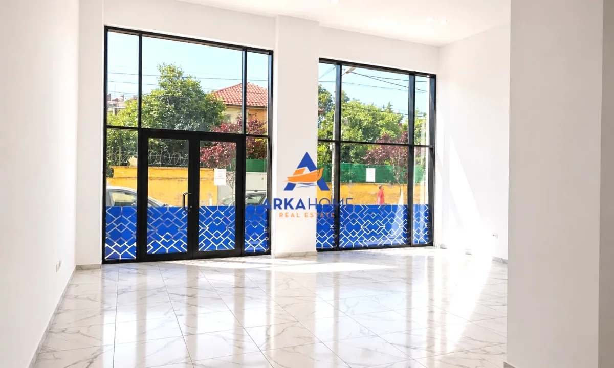 JEPET AMBIENT 83M2 ME QERA "RRUGA FROSINA PLAKU, 21 DHJETORI" 100.000 LEKE