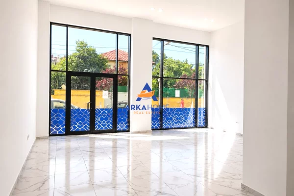 Ambient biznesi me qera 1+1 ne Tirane - 1,072 Euro