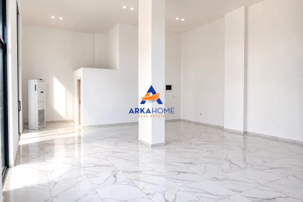 JEPET AMBIENT 83M2 ME QERA "RRUGA FROSINA PLAKU, 21 DHJETORI" 100.000 LEKE