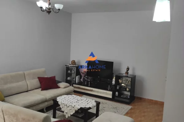 Shtepi me qera Apartament ne Tirane, 1+1, Mobilimi E mobiluar, Pagesa 482  Euro.