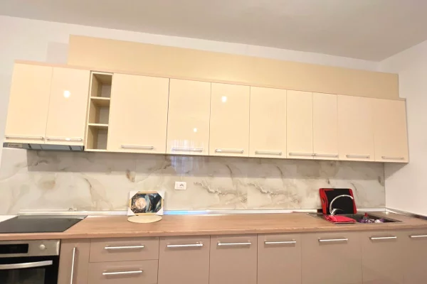 Shtepi me qera Apartament ne Tirane, 1+1, Mobilimi E mobiluar, Pagesa 350  Euro.
