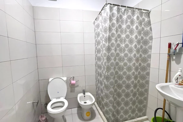 Shtepi me qera Apartament ne Tirane, 1+1, Mobilimi E mobiluar, Pagesa 350  Euro.