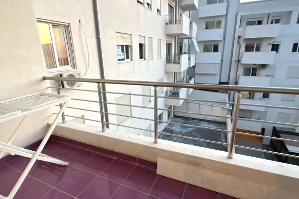Shtepi me qera Apartament ne Tirane, 1+1, Mobilimi E mobiluar, Pagesa 350  Euro.
