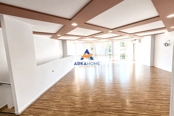 Ambient biznesi me qera 1+1 ne Tirane - 1,072 Euro