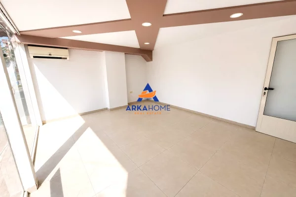 JEPET AMBIENT DUPLEKS 65M2 ME QERA "RRUGA FROSINA PLAKU,21 DHJETORI" 100.000 LEKE