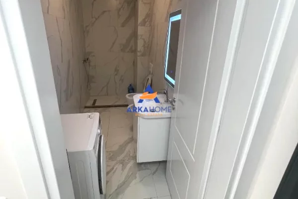 Shtepi ne shitje Apartament ne Tirane, 1+1, Mobilimi E mobiluar, Pagesa 135,000  Euro.