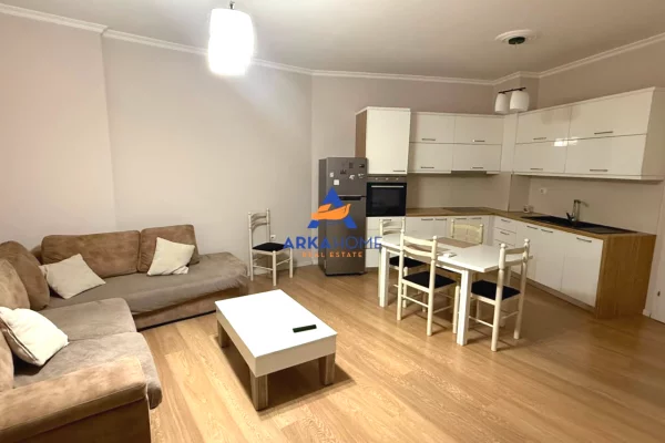 Shtepi me qera Apartament ne Tirane, 1+1, Mobilimi E mobiluar, Pagesa 536  Euro.