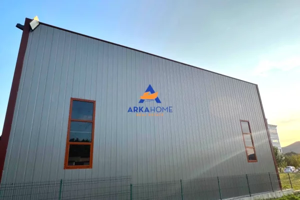 Ambient biznesi me qera 4+1 ne Tirane - 2,162 Euro