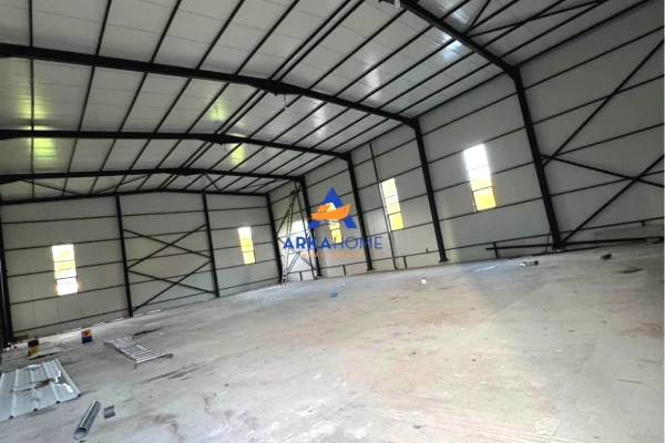 JEPET ME QERA KAPANON 400M2 