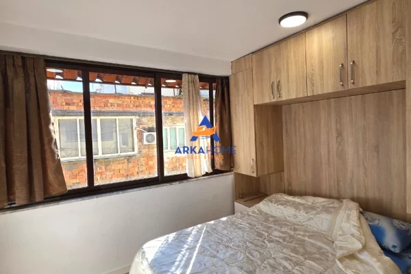 Shtepi ne shitje Apartament ne Tirane, 2+1, Mobilimi E mobiluar, Pagesa 110,000  Euro.
