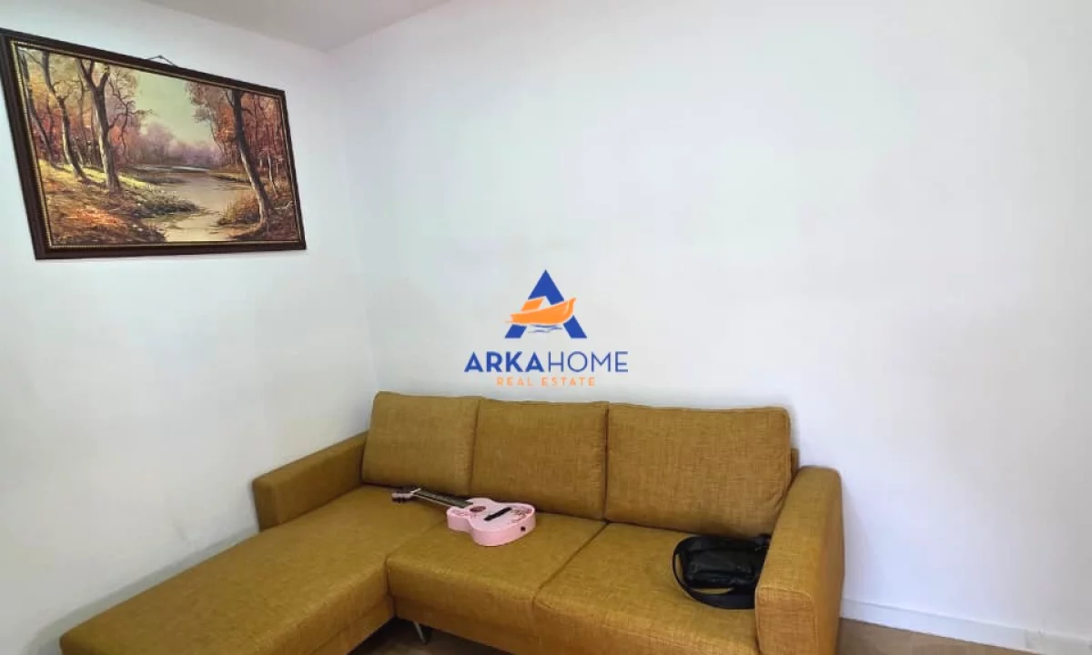 Shtepi ne shitje Apartament ne Tirane, 2+1, Mobilimi E mobiluar, Pagesa 110,000  Euro.