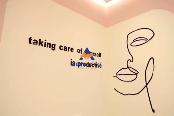 SHITET BIZNES KOZMETIKE 66M2 "BULEVARDI I RI, KAMEZ" 350.000 LEKE