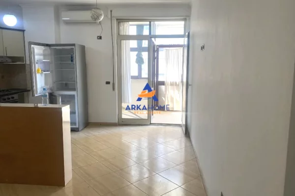 Shtepi me qera Apartament ne Tirane, 2+1, Mobilimi Bosh, pa mobiluar, Pagesa 540  Euro.
