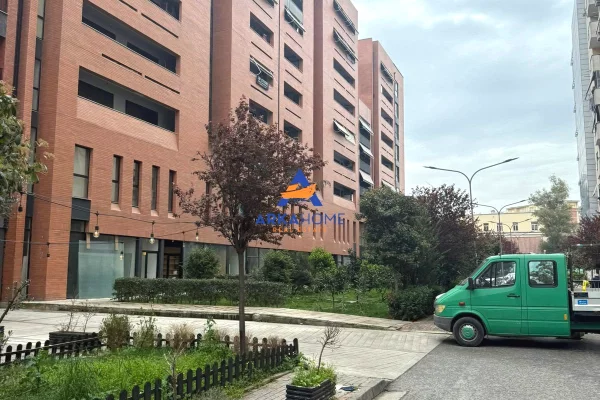 Shtepi me qera Apartament ne Tirane, 2+1, Mobilimi Bosh, pa mobiluar, Pagesa 1,200  Euro.