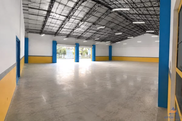 Ambient biznesi me qera 4+1 ne Tirane - 3,783 Euro