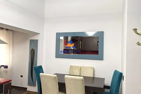 Shtepi ne shitje Apartament ne Tirane, 2+1, Mobilimi E mobiluar, Pagesa 500,000  Euro.
