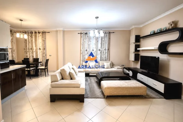 Shtepi me qera Apartament ne Tirane, 3+1, Mobilimi E mobiluar, Pagesa 600  Euro.