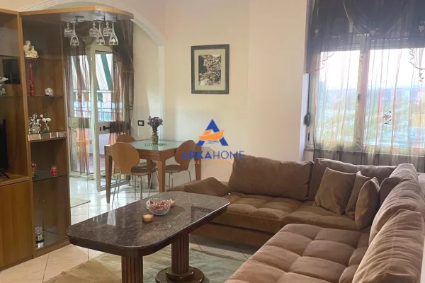 JEPET ME QERA APARTAMENT 2+1+BALLKON "STACIONI I TRENIT' 75.000 LEKE