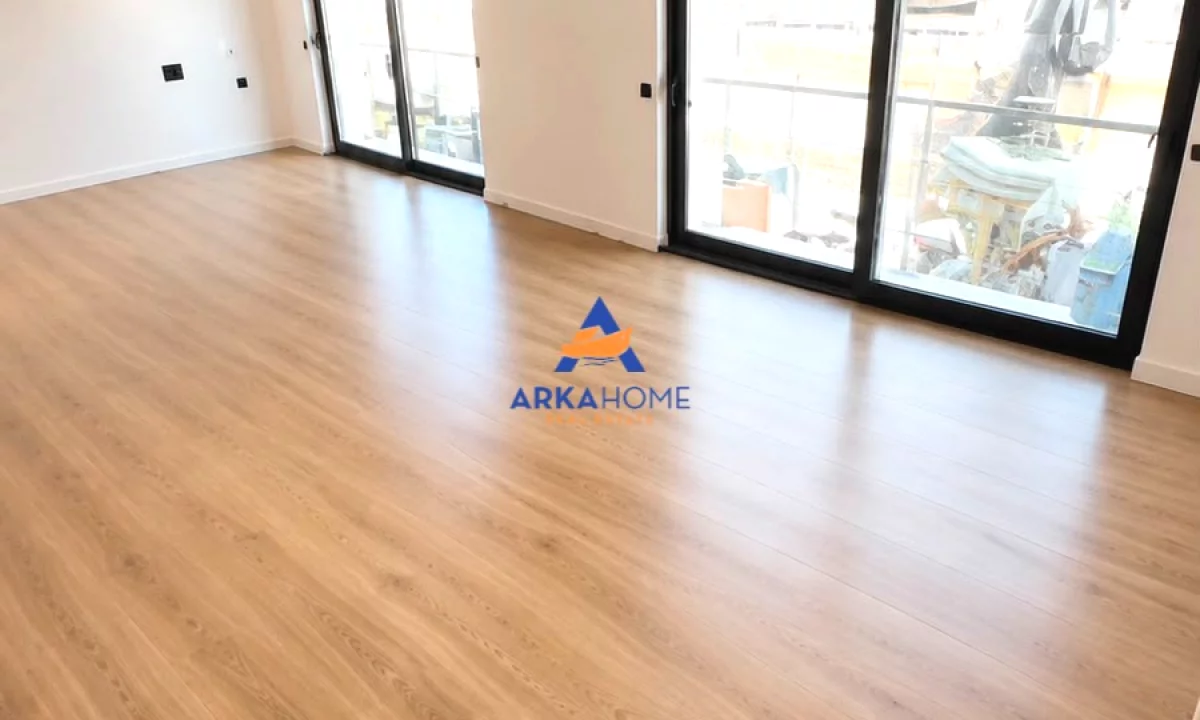 Shtepi ne shitje Apartament ne Tirane, 1+1, Mobilimi Bosh, pa mobiluar, Pagesa 199,243  Euro.