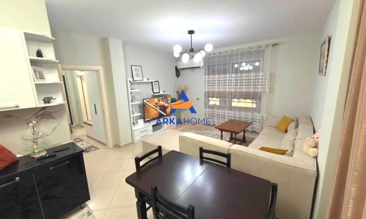 Shtepi ne shitje Apartament ne Tirane, 1+1, Mobilimi E mobiluar, Pagesa 199,556  Euro.